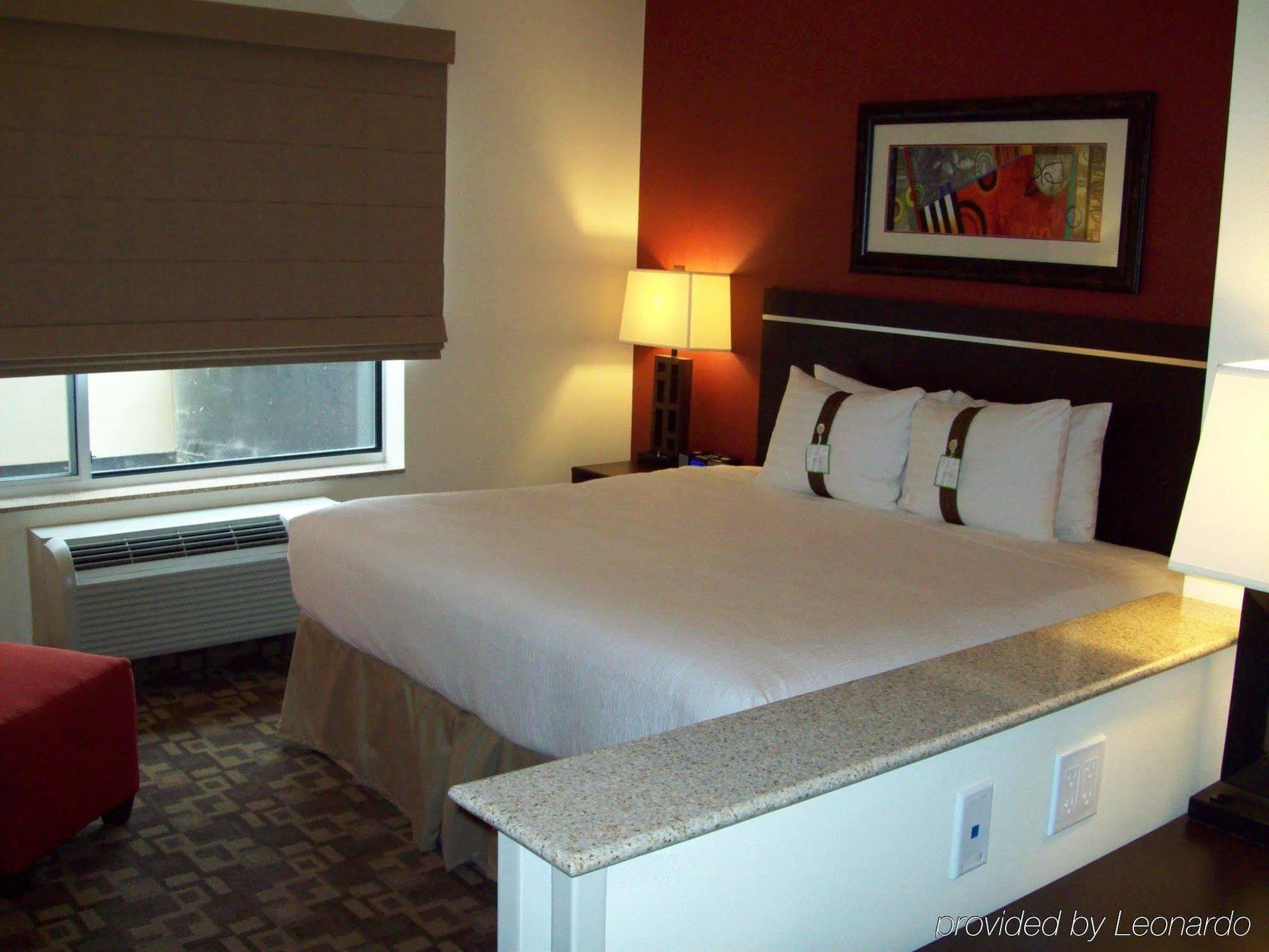 Holiday Inn Omaha Downtown - Waterpark, An Ihg Hotel Room photo